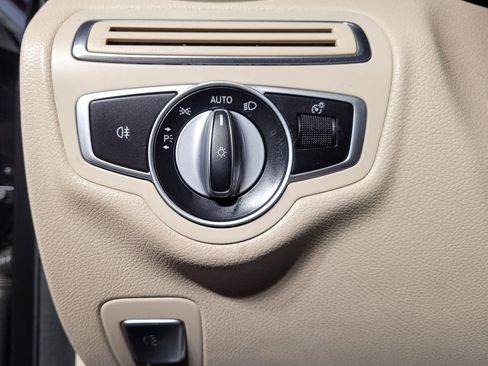 Used 2019 Mercedes-Benz C 300 Sedan image 34