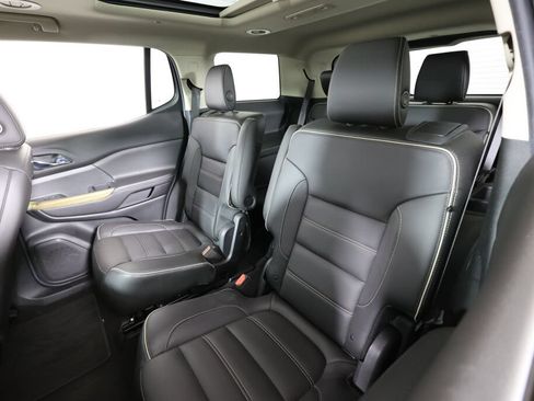 Used 2019 GMC Acadia Denali w/ Technology Package AWD/4WD image 15