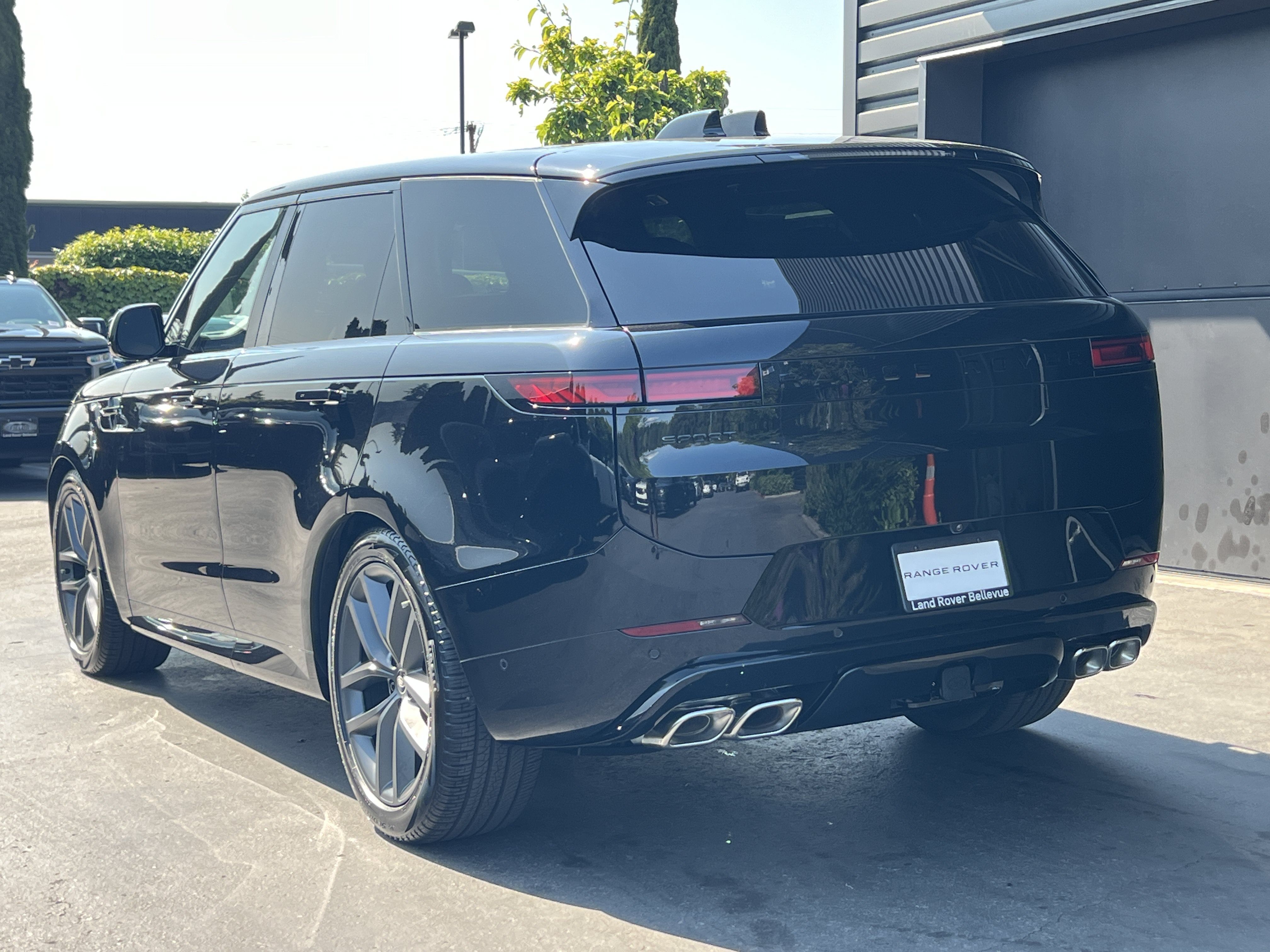New 2025 Land Rover Range Rover Sport Dynamic SE AWD/4WD image 6