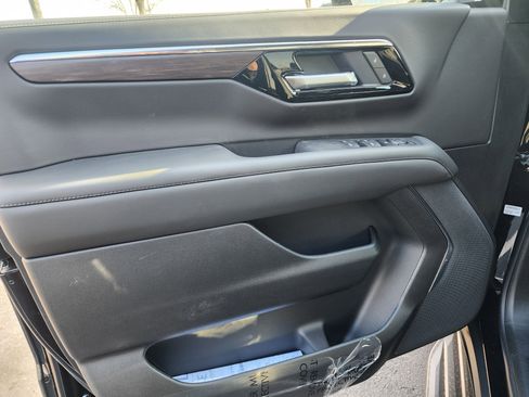 New 2026 Chevrolet Suburban LS image 23