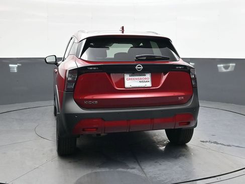 Used 2025 Nissan Kicks SR image 5