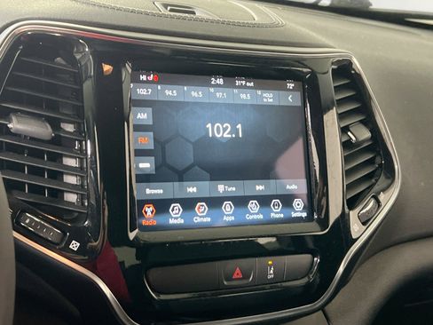 Used 2022 Jeep Cherokee Limited AWD/4WD image 14