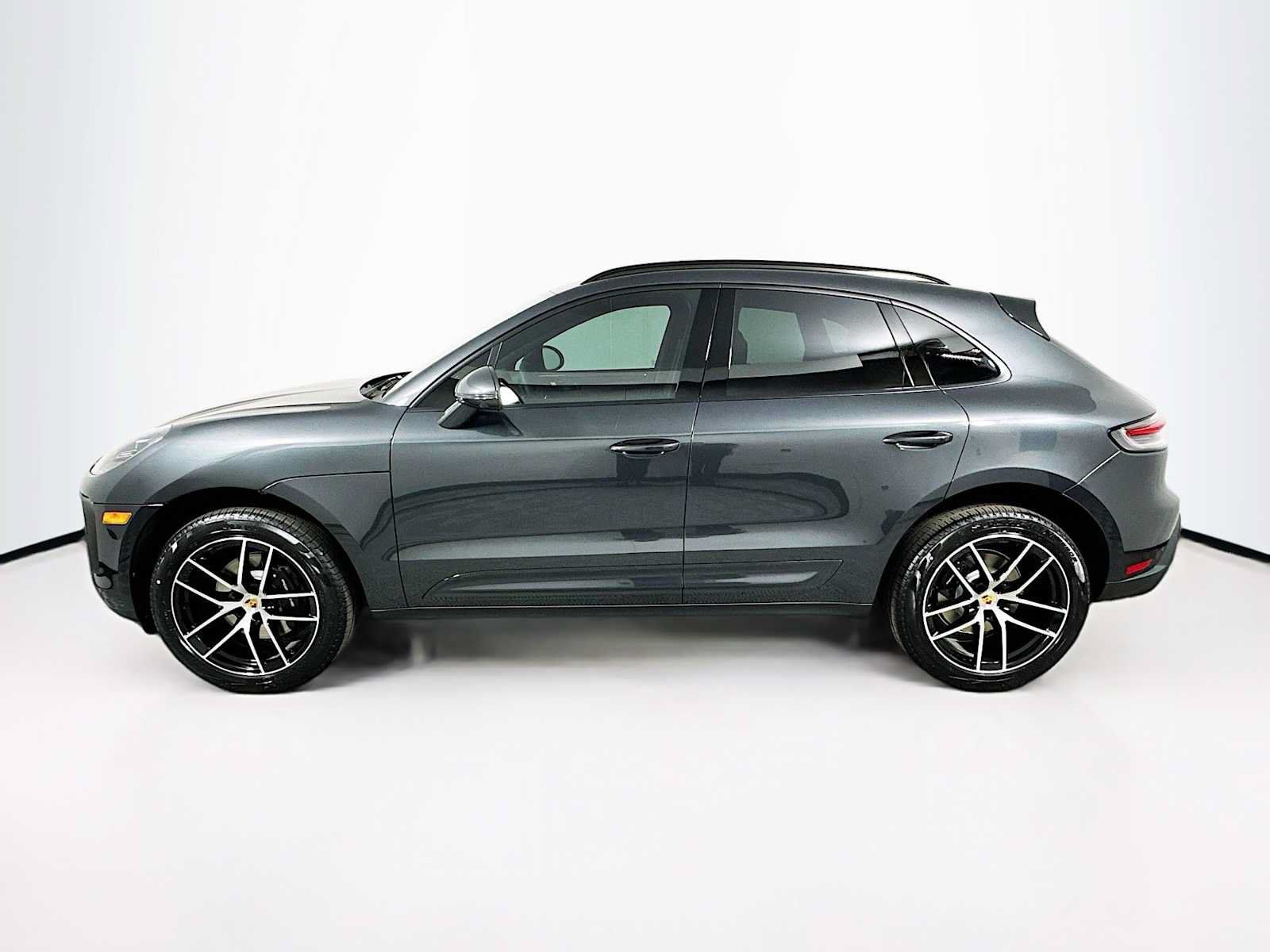 Used 2026 Porsche Macan AWD/4WD image 2