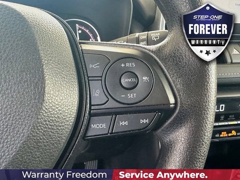 Used 2025 Toyota RAV4 XLE FWD image 22