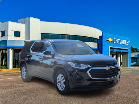 Used 2020 Chevrolet Traverse LS image 8