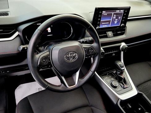 Certified 2022 Toyota RAV4 SE image 36