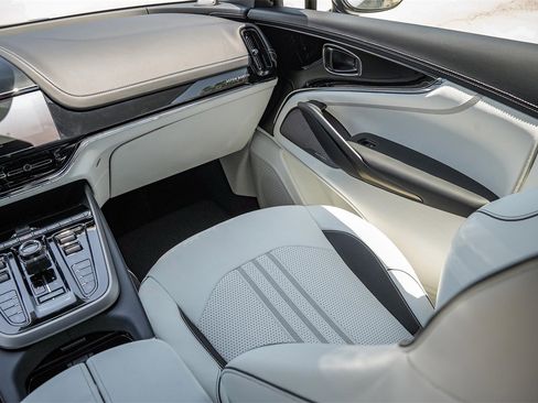 New 2025 Aston Martin DBX 707 image 37