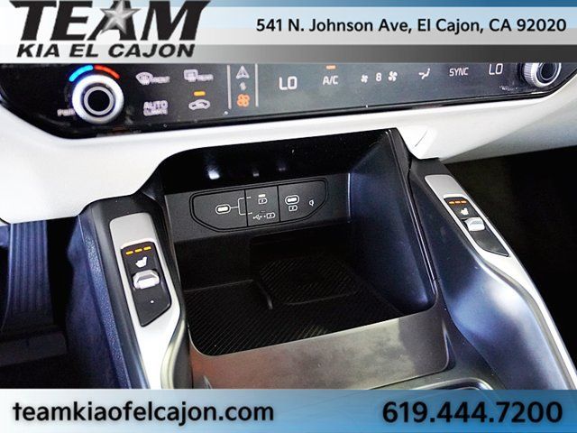 Certified 2025 Kia Sorento S FWD image 34