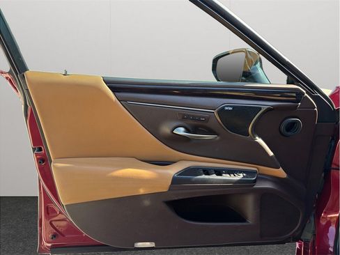 Used 2021 Lexus ES 350 Ultra Luxury w/ Accessory Package 2 FWD image 22