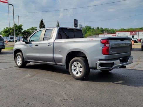 Used 2021 Chevrolet Silverado 1500 LT w/ Convenience Package II AWD/4WD image 3