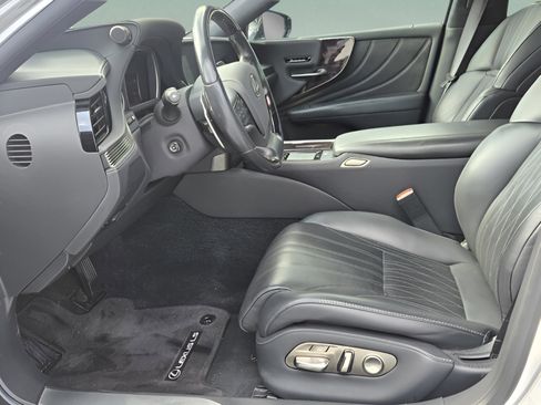 Used 2018 Lexus LS 500 AWD w/ Interior Upgrade Package image 8