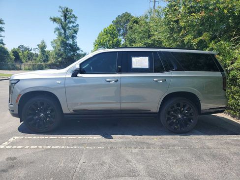 Used 2025 Cadillac Escalade Sport Platinum AWD/4WD image 2