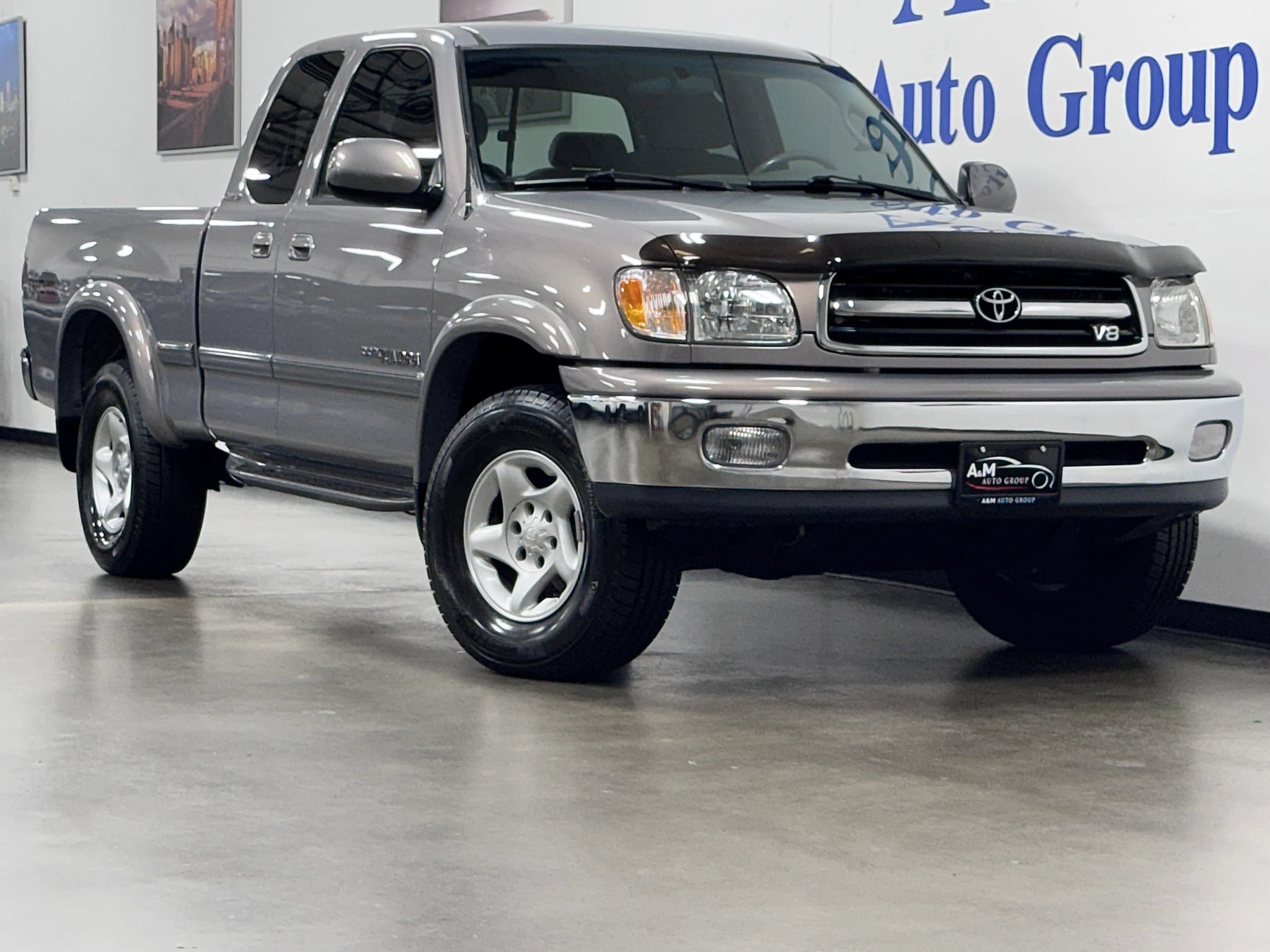 Used 2000 Toyota Tundra Limited w/ Off-Road Pkg AWD/4WD image 1