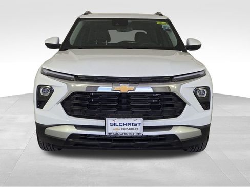 New 2026 Chevrolet TrailBlazer LT w/ LT Cold Weather Package FWD image 2