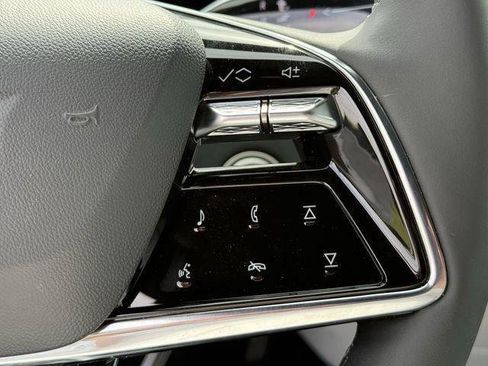 New 2025 Cadillac Lyriq Luxury image 23