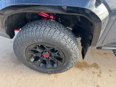 Used 2025 Toyota Tacoma TRD Pro image 37