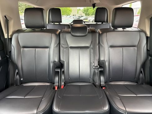 Used 2024 Ford Expedition XLT AWD/4WD image 31