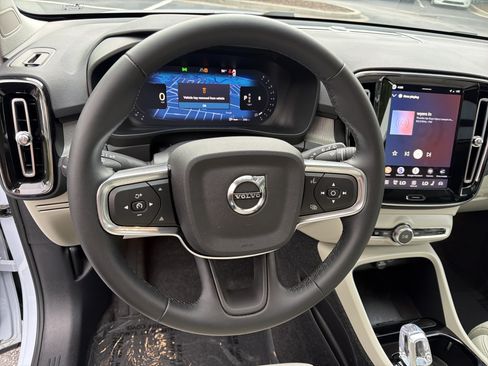 Certified 2026 Volvo XC40 B5 Plus w/ Protection Package Premier AWD/4WD image 18