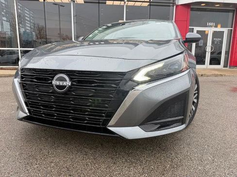 Certified 2023 Nissan Altima 2.5 SV image 1