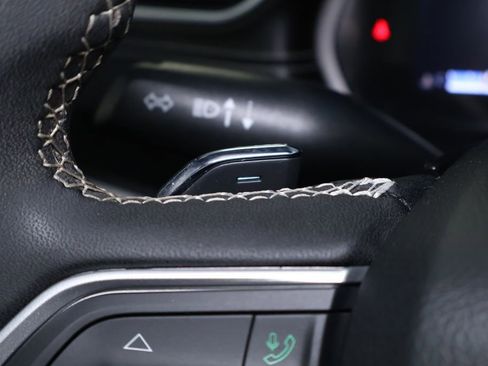 Used 2023 Jeep Grand Cherokee L Laredo image 25