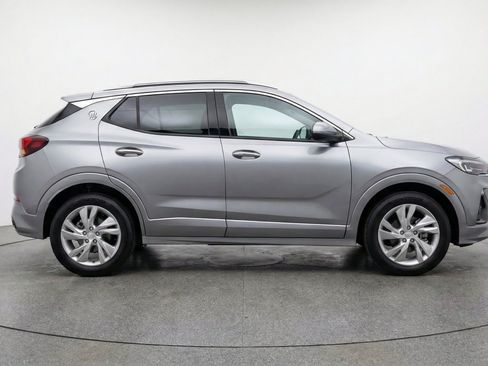 Used 2025 Buick Encore GX Preferred FWD image 11
