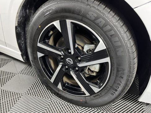 Used 2024 Nissan Sentra SV FWD image 12