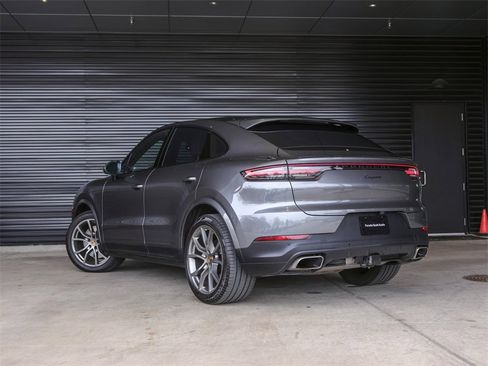 Certified 2023 Porsche Cayenne Coupe image 3