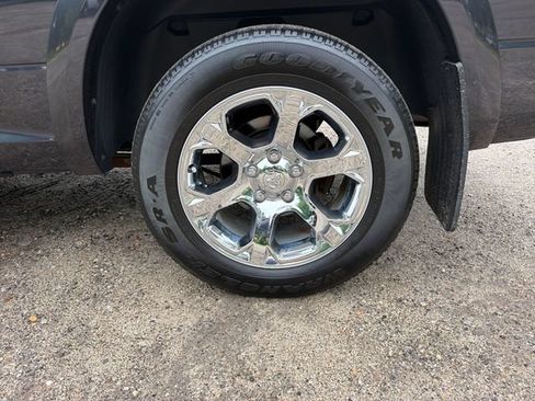 Used 2018 RAM 1500 Laramie w/ Convenience Group AWD/4WD image 31