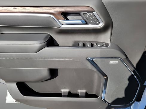 New 2026 GMC Sierra 3500 SLT w/ SLT Convenience Package image 22