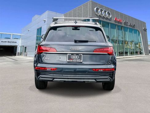 Used 2023 Audi Q5 2.0T Premium w/ Convenience Package image 3