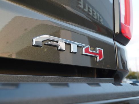 Used 2023 GMC Sierra 3500 AT4 w/ AT4 Preferred Package AWD/4WD image 22