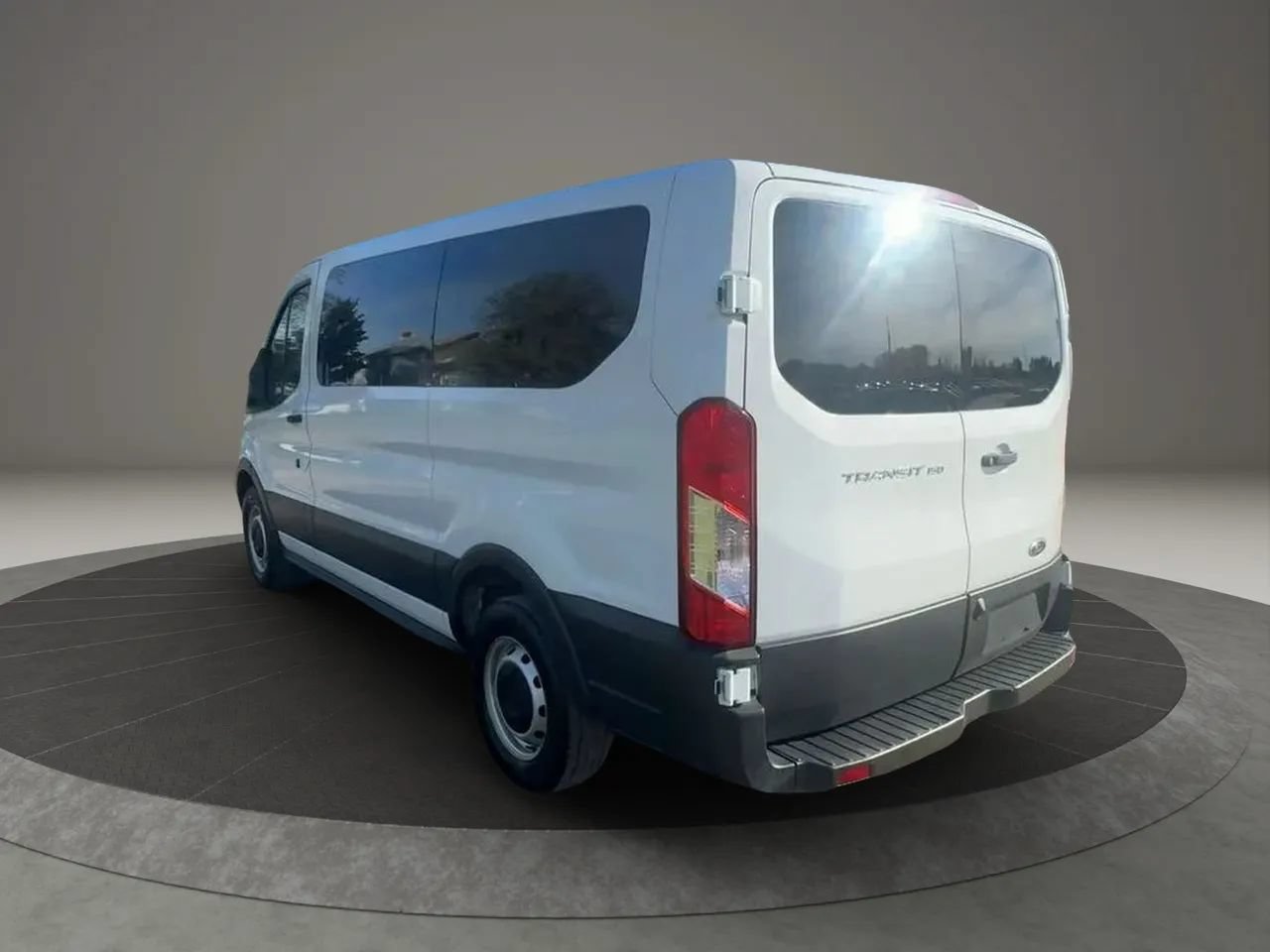 Used 2019 Ford Transit 150 XL RWD image 4