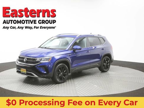 Used 2022 Volkswagen Taos SE w/ Panoramic Sunroof Package AWD/4WD image 56
