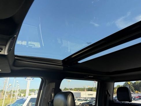 Used 2019 Ford F150 Lariat w/ Equipment Group 502A Luxury AWD/4WD image 31