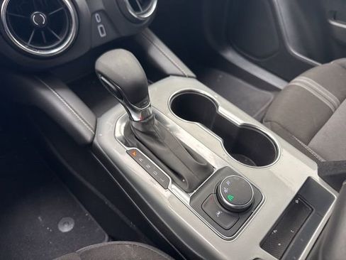 Used 2025 Chevrolet Blazer LT image 9