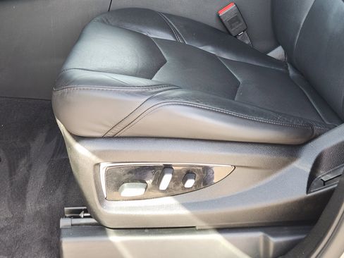 Used 2020 Cadillac Escalade ESV Premium Luxury image 30