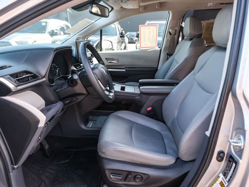 Certified 2024 Toyota Sienna XLE w/ XLE Plus Package FWD image 20