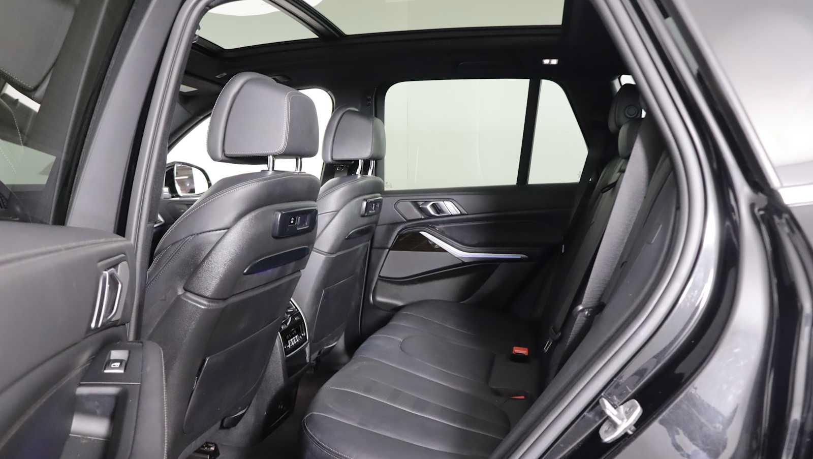 Used 2020 BMW X5 xDrive40i w/ Premium Package AWD/4WD image 13