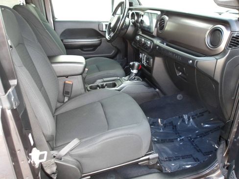 Used 2020 Jeep Wrangler Sport AWD/4WD image 12