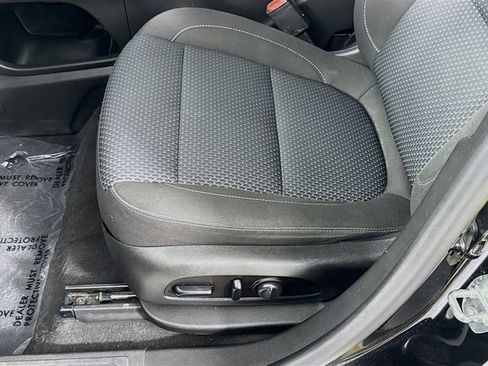 Used 2021 GMC Acadia SLE w/ Driver Convenience Package FWD image 18