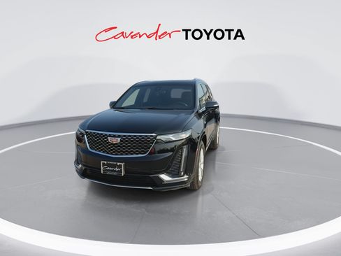 Used 2025 Cadillac XT6 Luxury FWD image 3