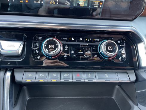 Used 2025 GMC Sierra 1500 Denali Ultimate image 12