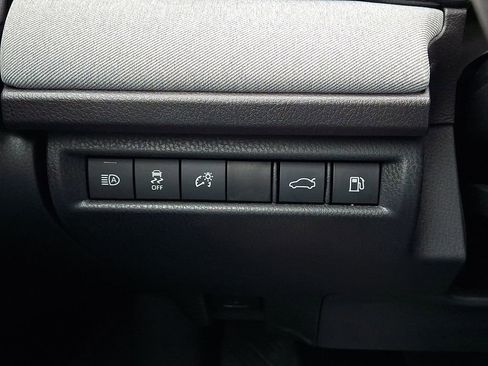 Used 2025 Toyota Camry LE w/ Convenience Package image 26