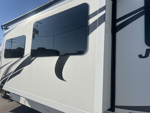 Used 2022 Ford E-450 and Econoline 450 Super Duty w/ Motorhome Prep Package image 11