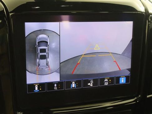 Used 2023 Chevrolet Traverse High Country image 38