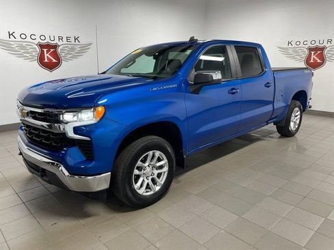 Used 2023 Chevrolet Silverado 1500 LT AWD/4WD image 3
