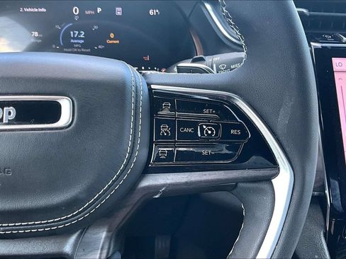 Used 2023 Jeep Grand Cherokee Overland w/ Luxury Tech Group IV AWD/4WD image 19