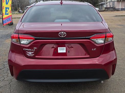 Used 2025 Toyota Corolla LE FWD image 5