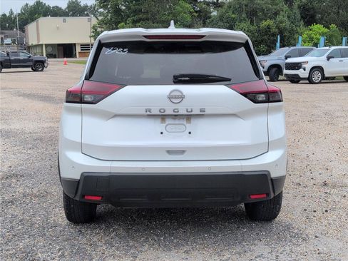Used 2025 Nissan Rogue SV FWD image 4