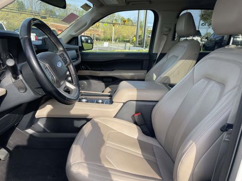 Used 2023 Ford Expedition Limited image 17